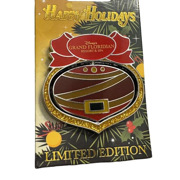 Disney Pin 2022 Grand Floridian Resort: Happy Holidays The Beast & Gaston LE New - Picture 3 of 4